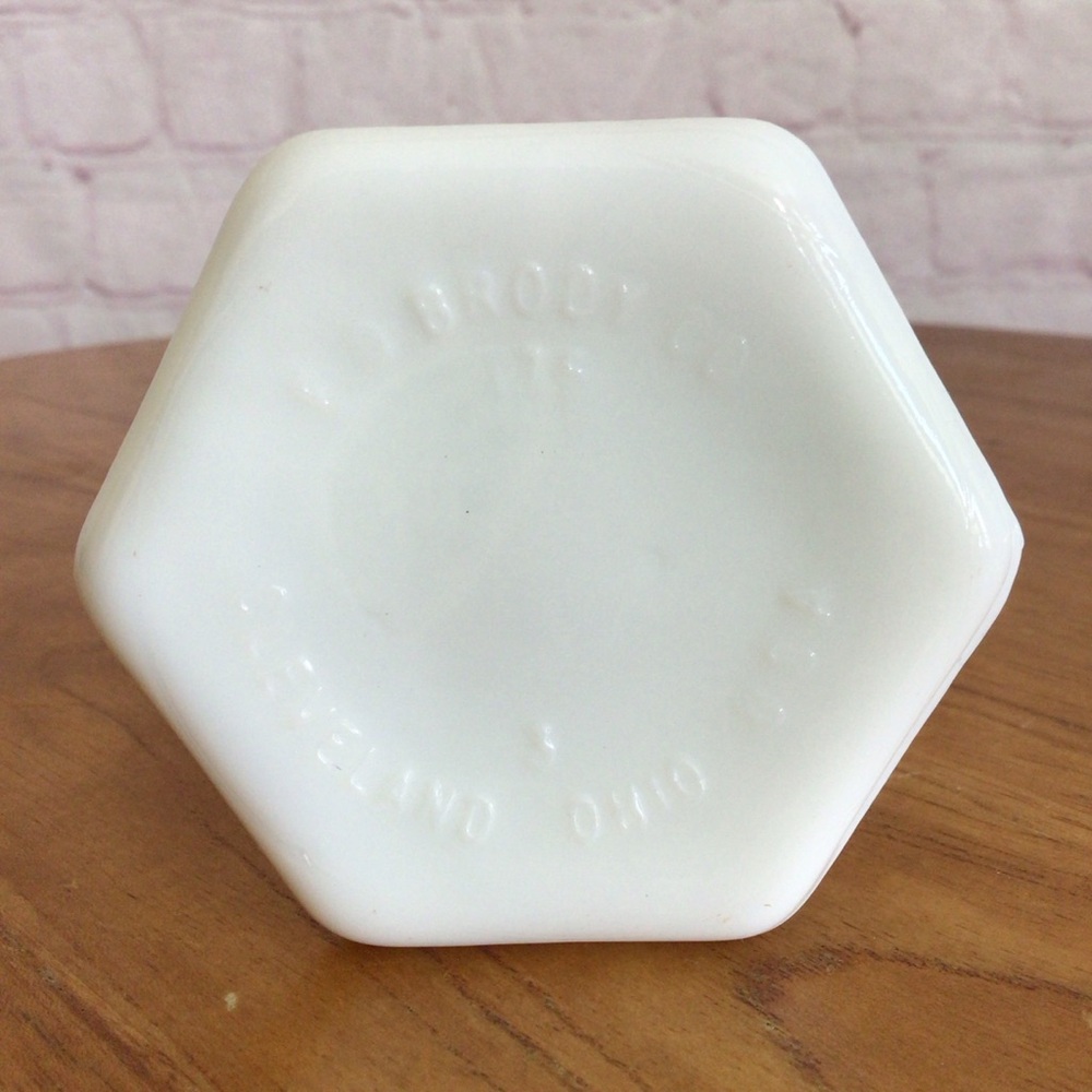 Vintage E.O. Brody Co. White Milk Glass Bud Vase - Picture 6 of 6